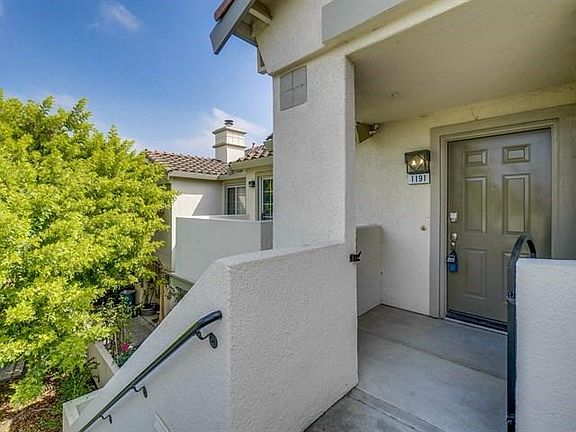 5th image of 1191 Tea Rose Cir