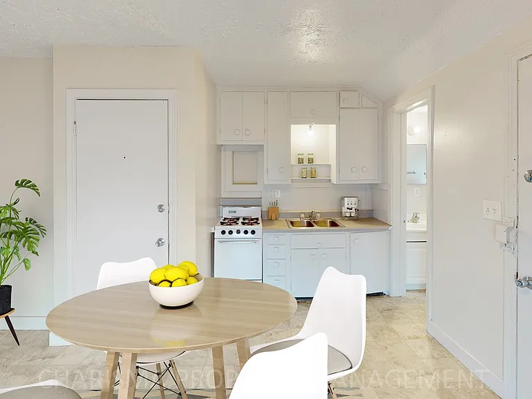 Kingsley Apartments — Photo 13
