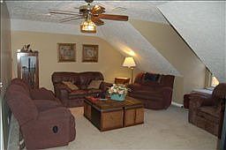 3rd image of 744 Williamsburg Dr