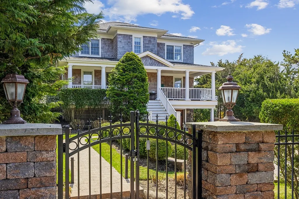 Outstanding Bay View South--Time Frames And Prices Below — Photo 2