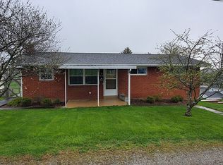 1247 College Dr, Latrobe, PA 15650