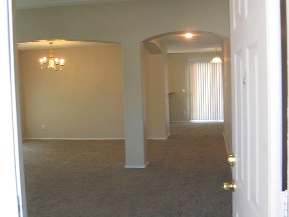 4th image of 18643 W Vogel Ave