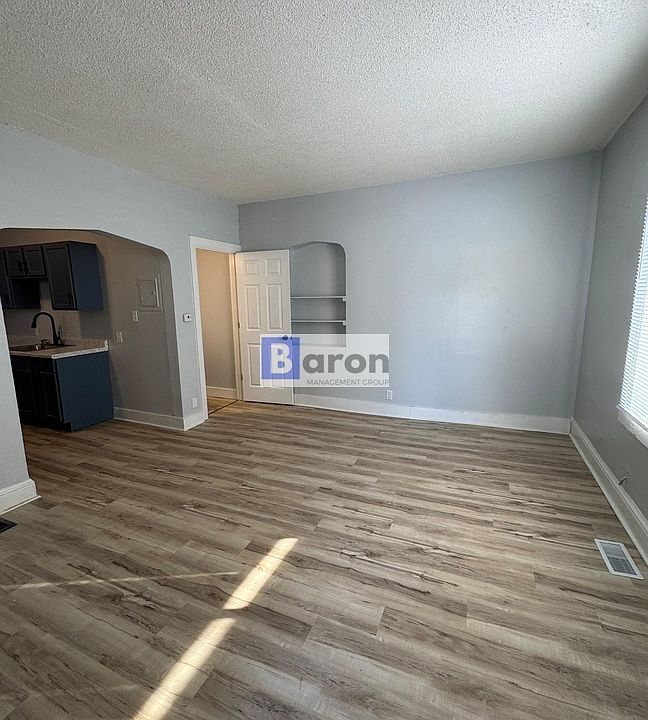1st image of 160 N 6th St APT A
