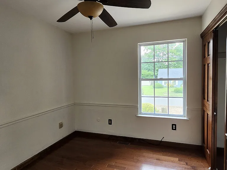 209 Green Acres Rd — Photo 9