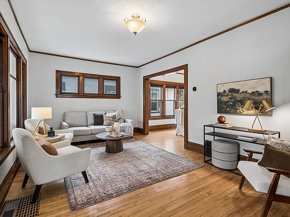 5th image of 4204 19th Ave S
