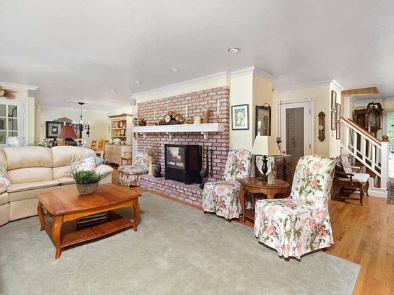 5th image of 340 Country Estates Dr