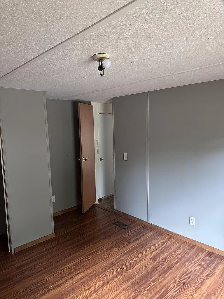 2 bed, 672 sqft, $950 — Photo 3