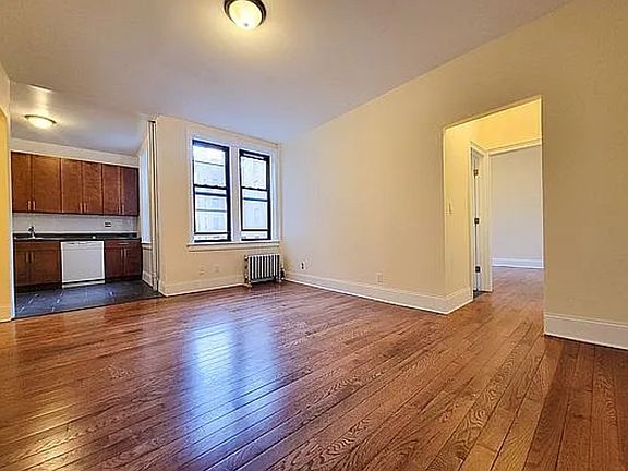 2nd image of 3401 Parsons Blvd #G9