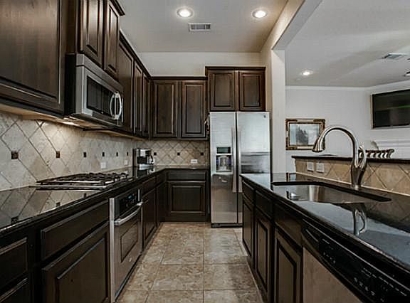 3rd image of 2432 Sunderland Ln
