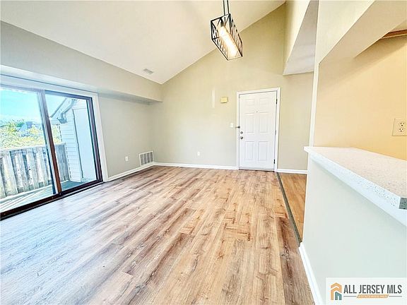 2nd image of 1113 Ravens Crest Dr