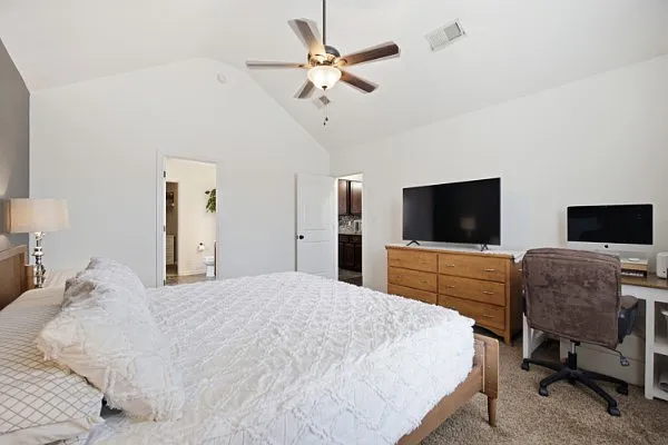 1060 Henry Place Blvd — Photo 9