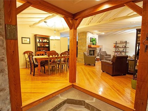 2nd image of 302 Ashbury Ct