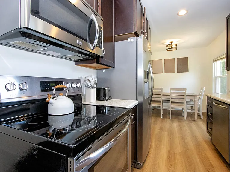 1720 W Hill Dr — Photo 11