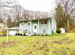 68 Quevic Dr, Saratoga Springs, NY 12866