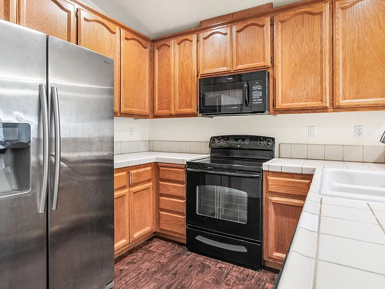 5710 Fox Creek Dr — Photo 6