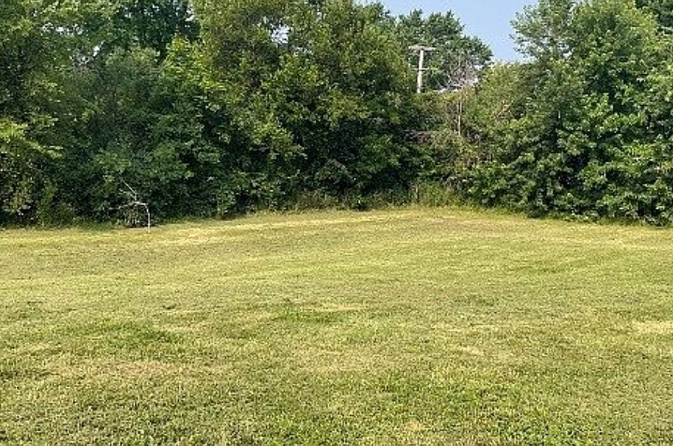 2nd image of 232 Bluff Ct