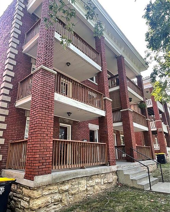 2nd image of 2543 Cherry St