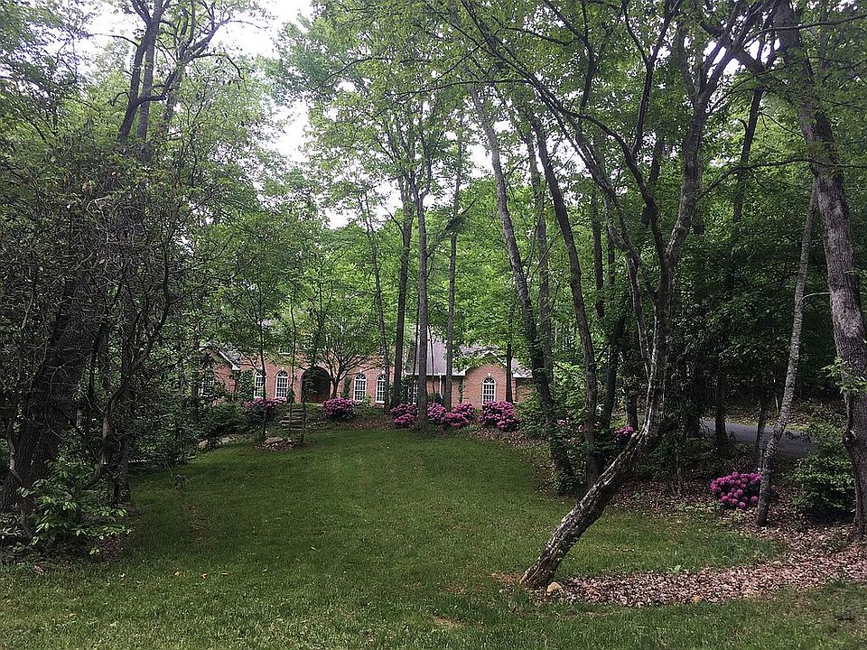 24 Brookwood Cove