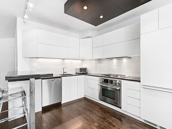 2nd image of 350 Albany St #O5