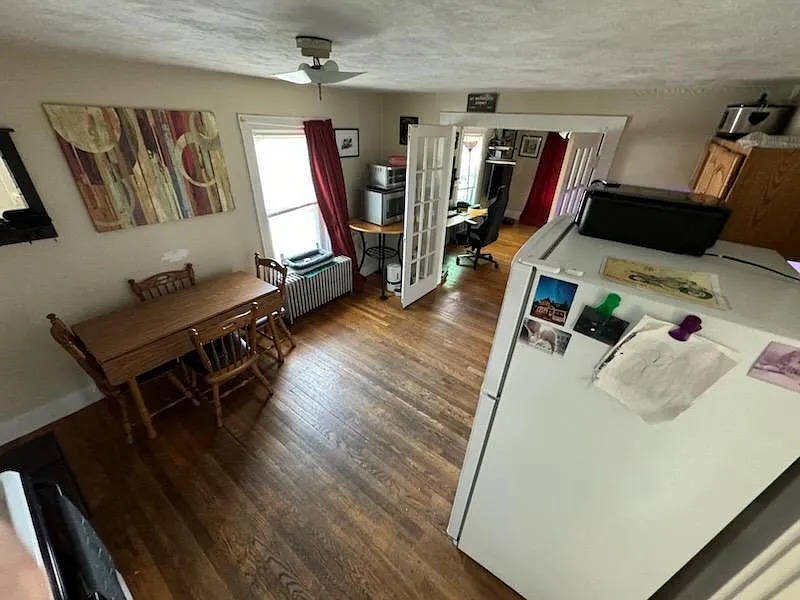 2 bed, 700 sqft, $1,800 — Photo 1