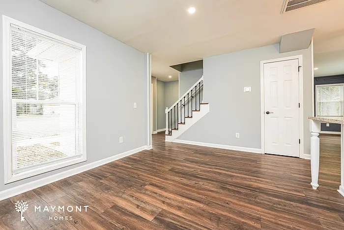 409 Longstreet St — Photo 6