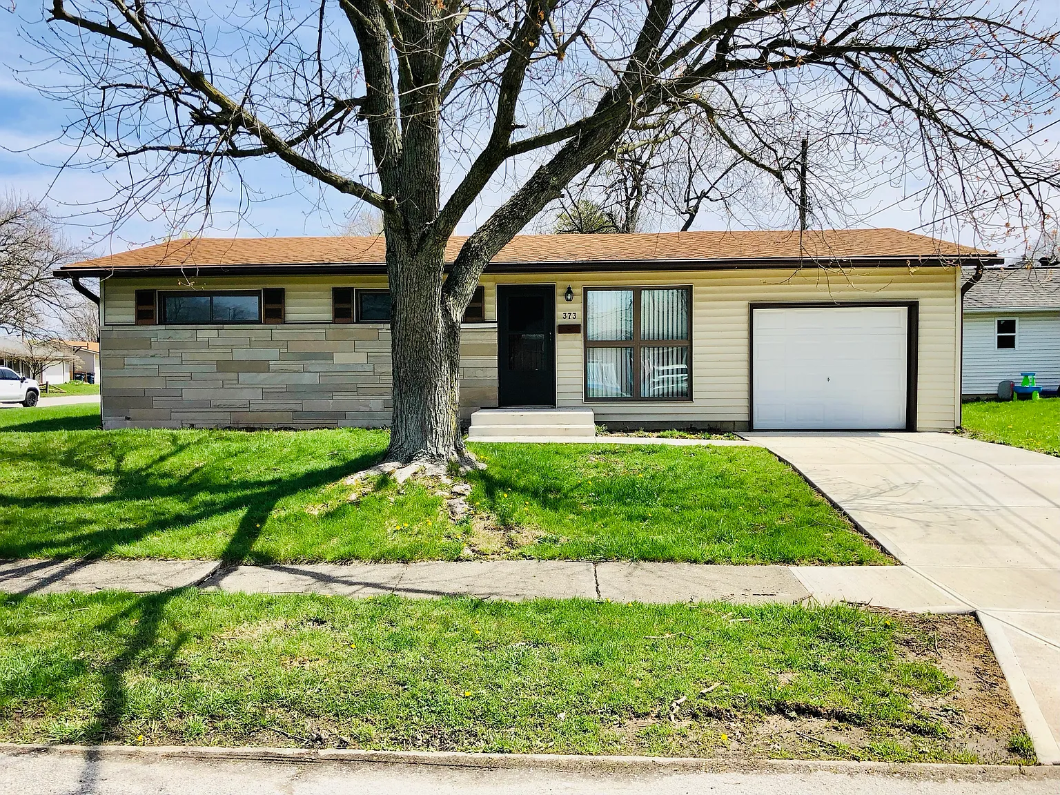 373 Saint Francis Ave photo 1