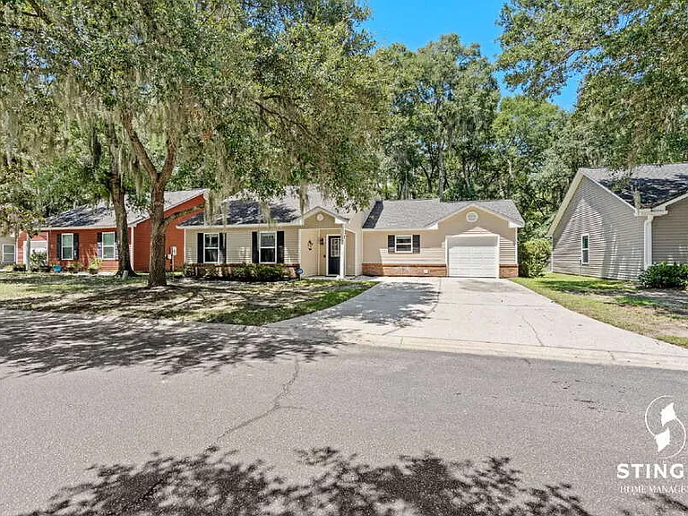 13 Brindlewood Dr — Photo 2
