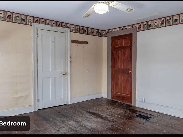 11 N Main St — Photo 9