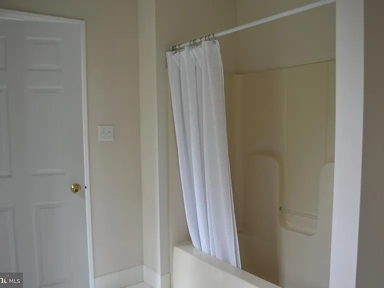 806 Wren Ln — Photo 23