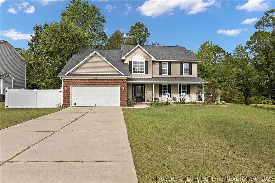 5 bed, 3.5 bath, 2802 sqft, $2,500 — Photo 1