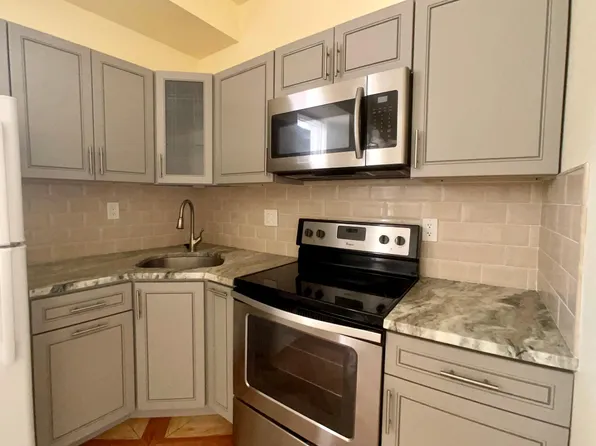 1427 W Girard Ave APT 3R, Philadelphia, PA 19130