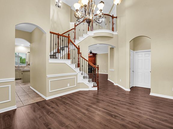 3rd image of 513 McKinney Trl