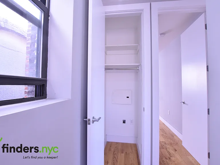 315 Alexander Ave #5R — Photo 6