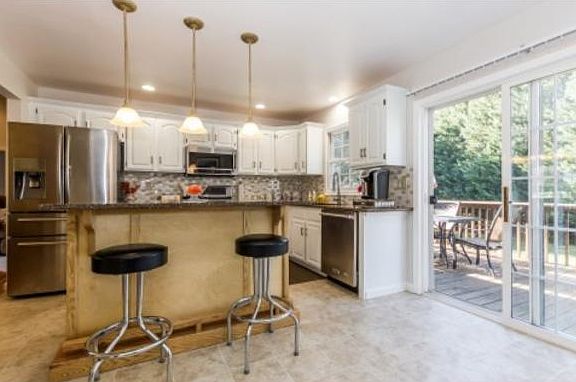 4th image of 107 Jenny Ln