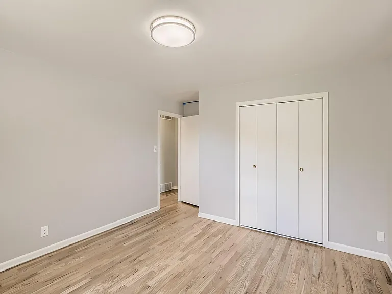 11303 Corona Dr — Photo 3