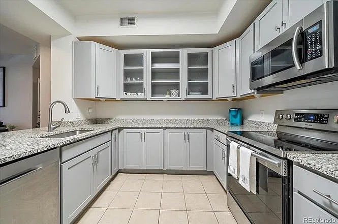 2 bed, 929 sqft, $1,950 — Photo 3