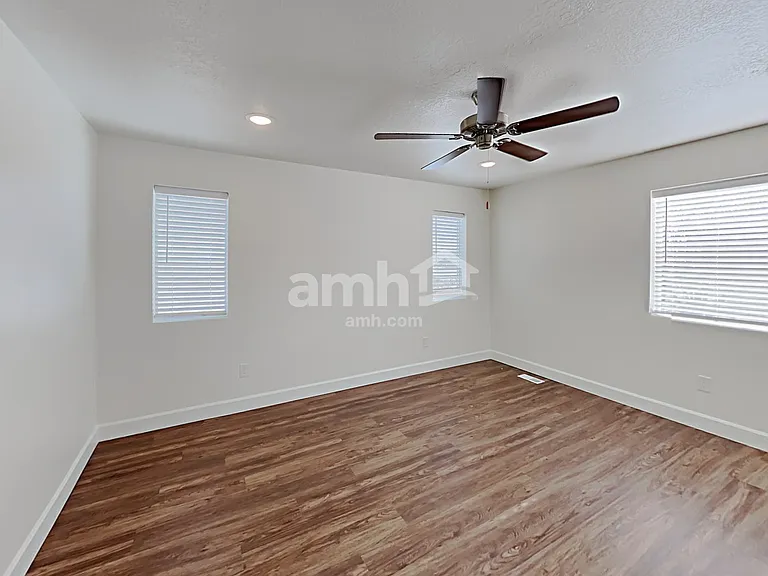 1399 E Perelle Ln — Photo 10