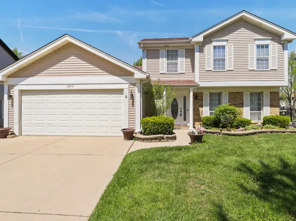1890 McCormick Ln, Hanover Park, IL 60133