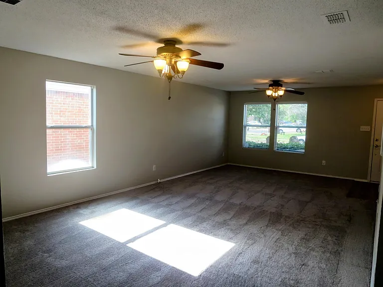 2348 White Oak Dr — Photo 10