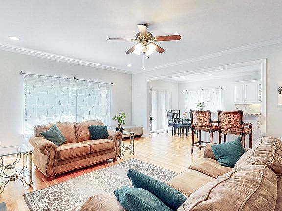 4th image of 1320 Saint Ives Ct