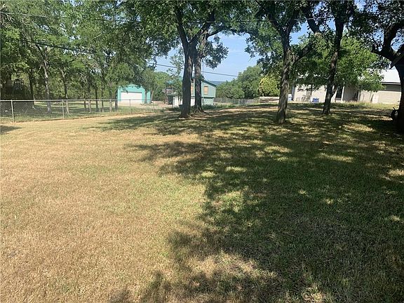 5th image of 203 County Road 1630
