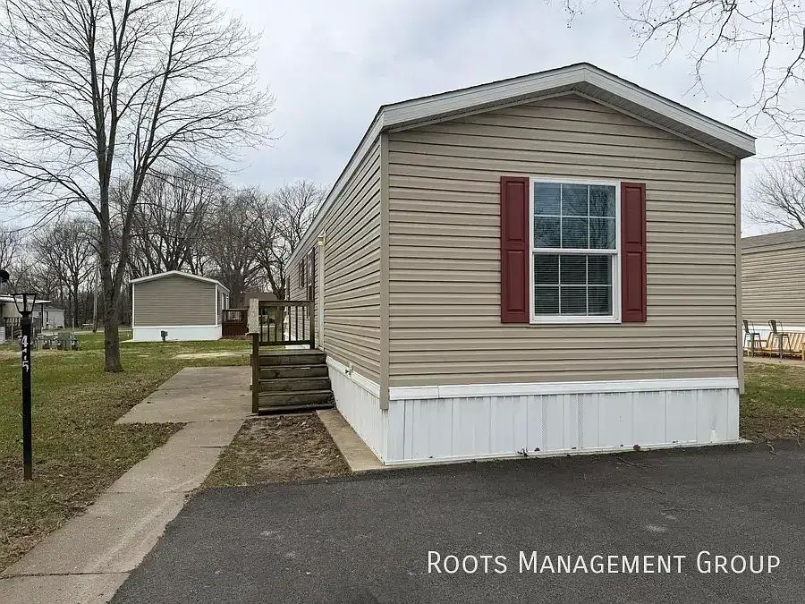 1st image of 415 Carriage Lane Est #415