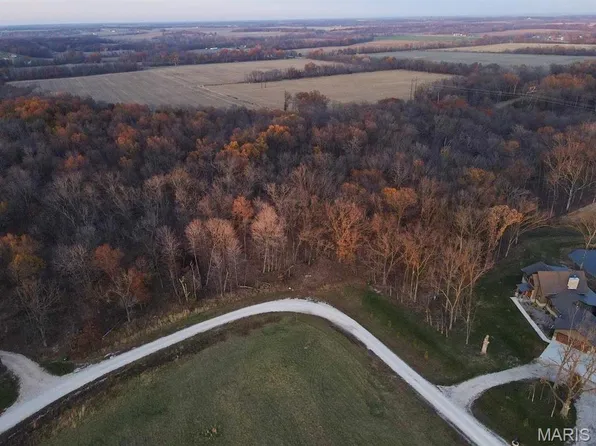 8 Red Oak Rd, Maywood, MO 63454