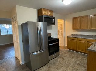 2886 Grant Dr, Ann Arbor, MI 48108