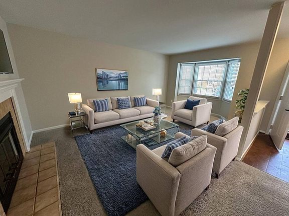2nd image of 9133 Dominion Cir