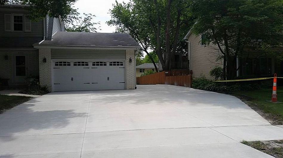2nd image of 4209 75th St