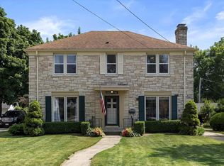 N88W16099 Park Blvd, Menomonee Falls, WI 53051