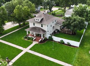 618 K St, Aurora, NE 68818