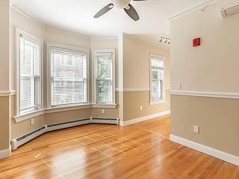 96 Webster St #2 — Photo 5
