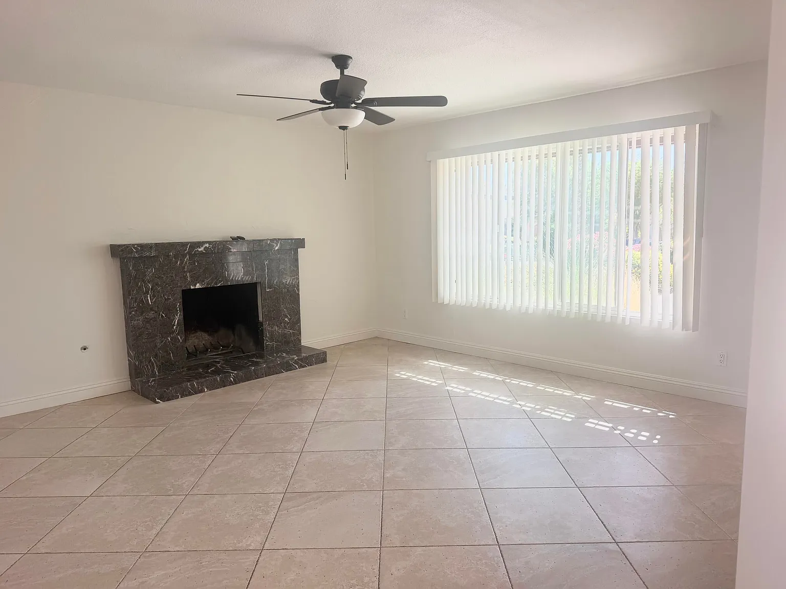 3 bed, 1400 sqft, $3,000 — Photo 3